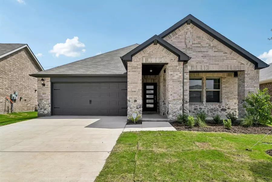 2223 Lone Star Lane, Seagoville, TX 75159