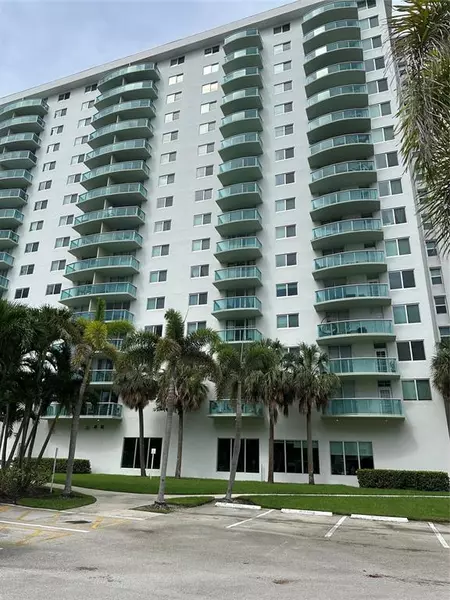 19380 COLLINS AVE #1610, Sunny Isles Beach, FL 33160