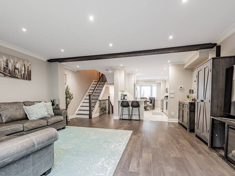 213 Woodbridge AVE, Vaughan, ON L4L 2T1