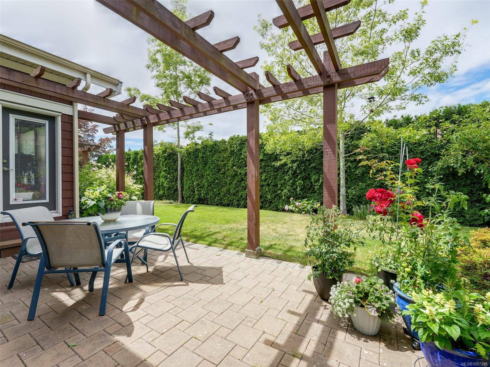 Saanich, BC V8Z 0A4,539 Heatherdale Lane