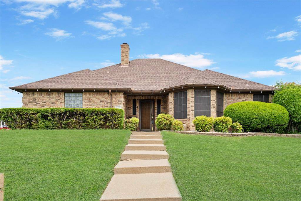 620 Linda Drive, Burleson, TX 76028