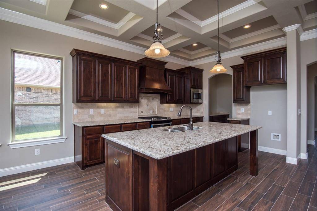 Granbury, TX 76049,301 Oar Wood Drive