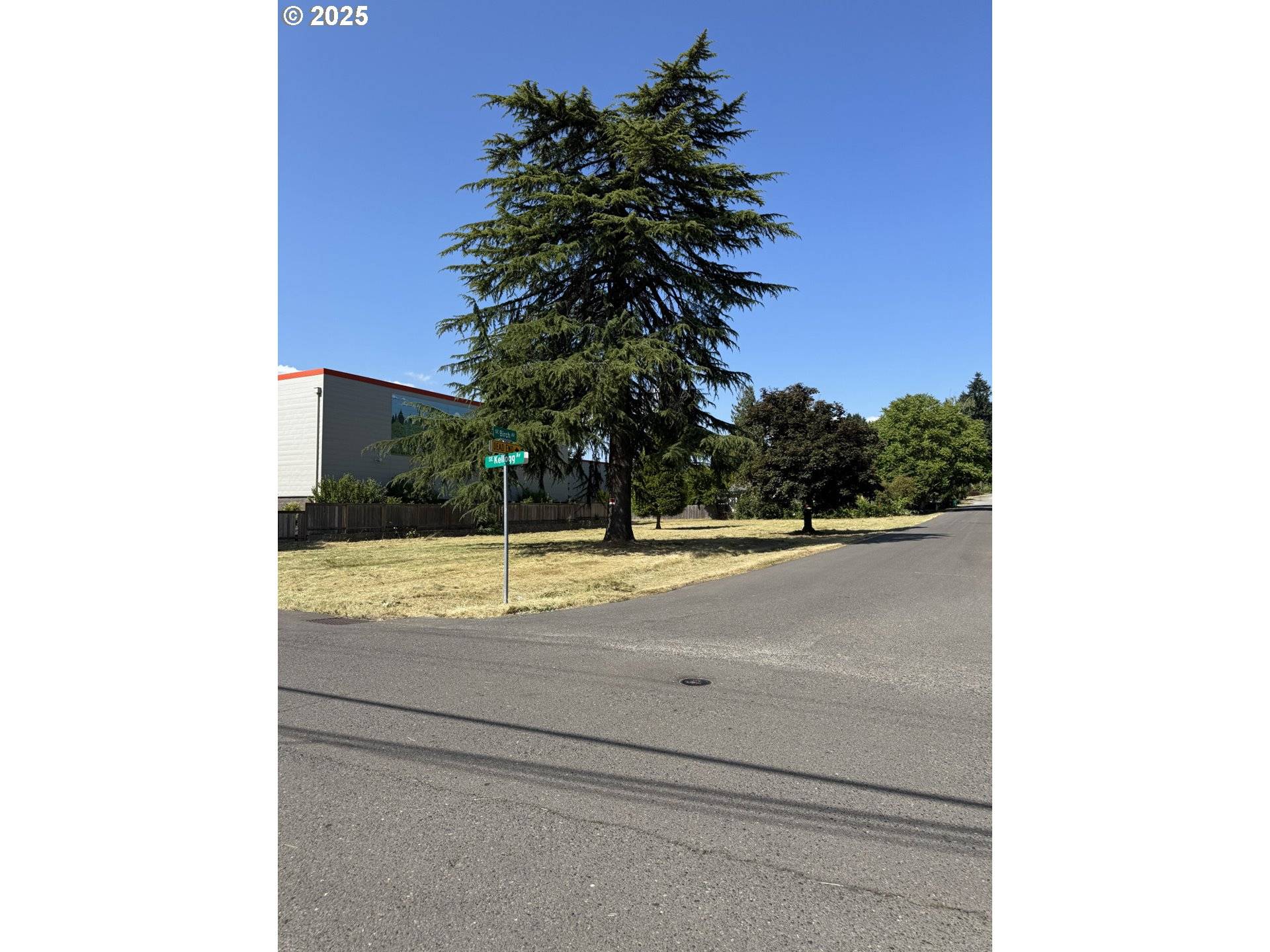 14824 SE KELLOGG AVE, Milwaukie, OR 97267