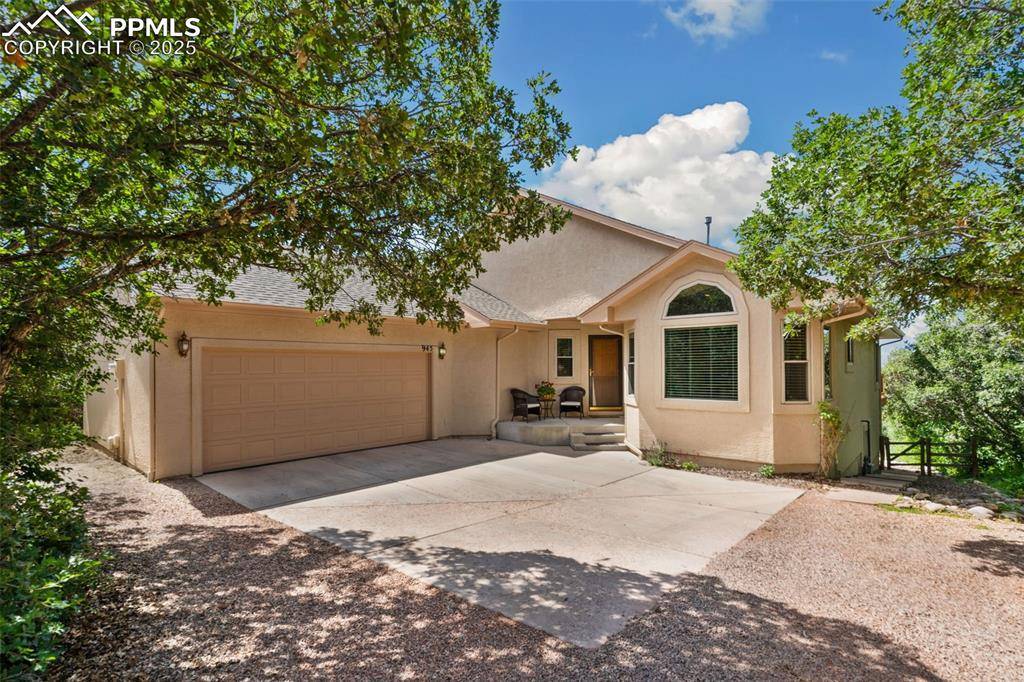 945 Pulpit Rock CIR, Colorado Springs, CO 80918