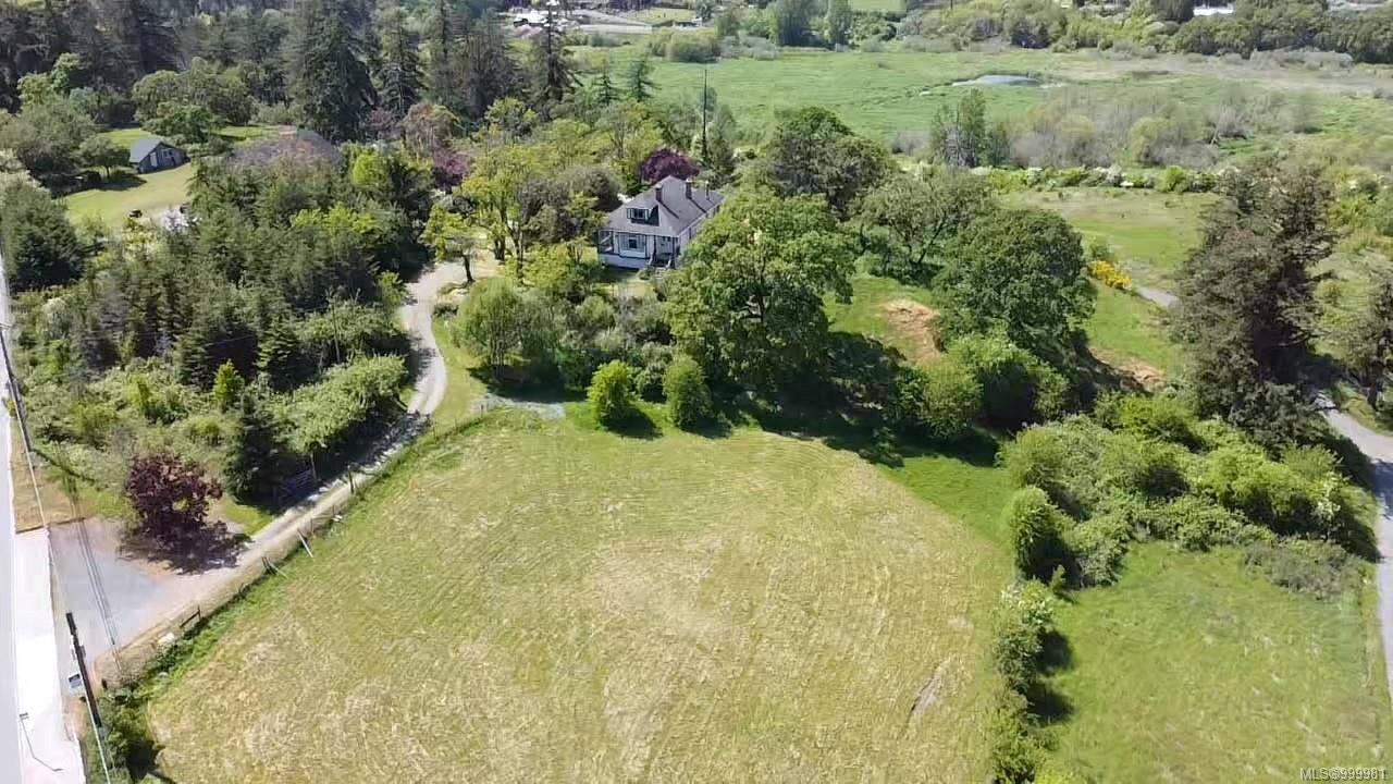 4512 Wilkinson Rd, Saanich, BC V8Z 5B7
