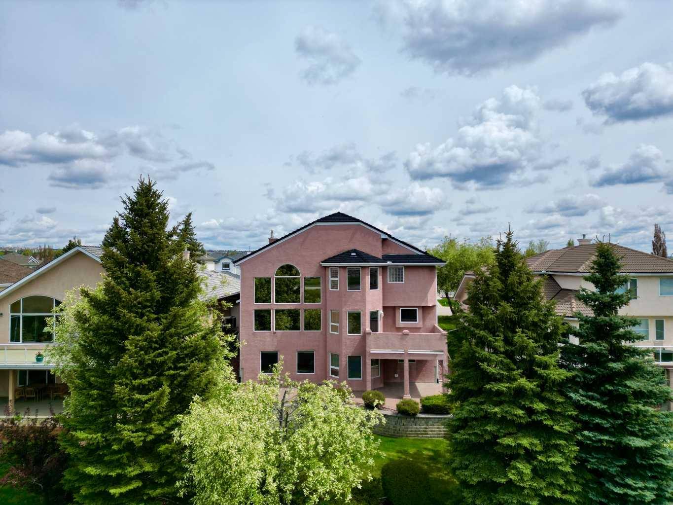 Calgary, AB T3L 1Y2,142 Sceptre Close Northwest