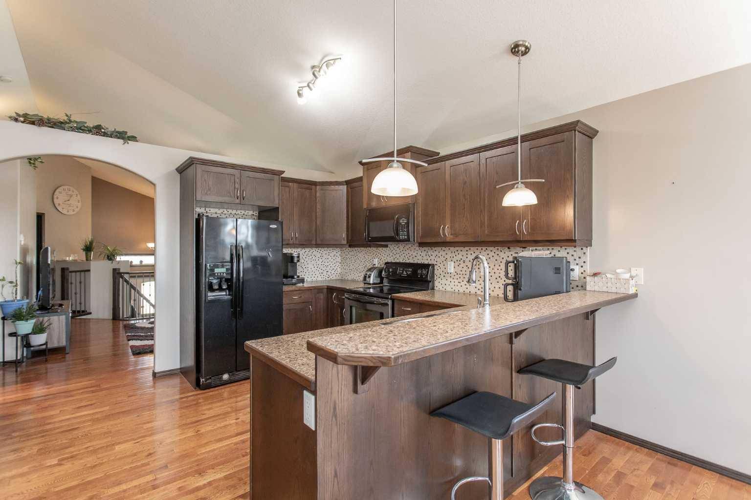 Lacombe, AB T4S 1X6,56 Mackenzie CRES