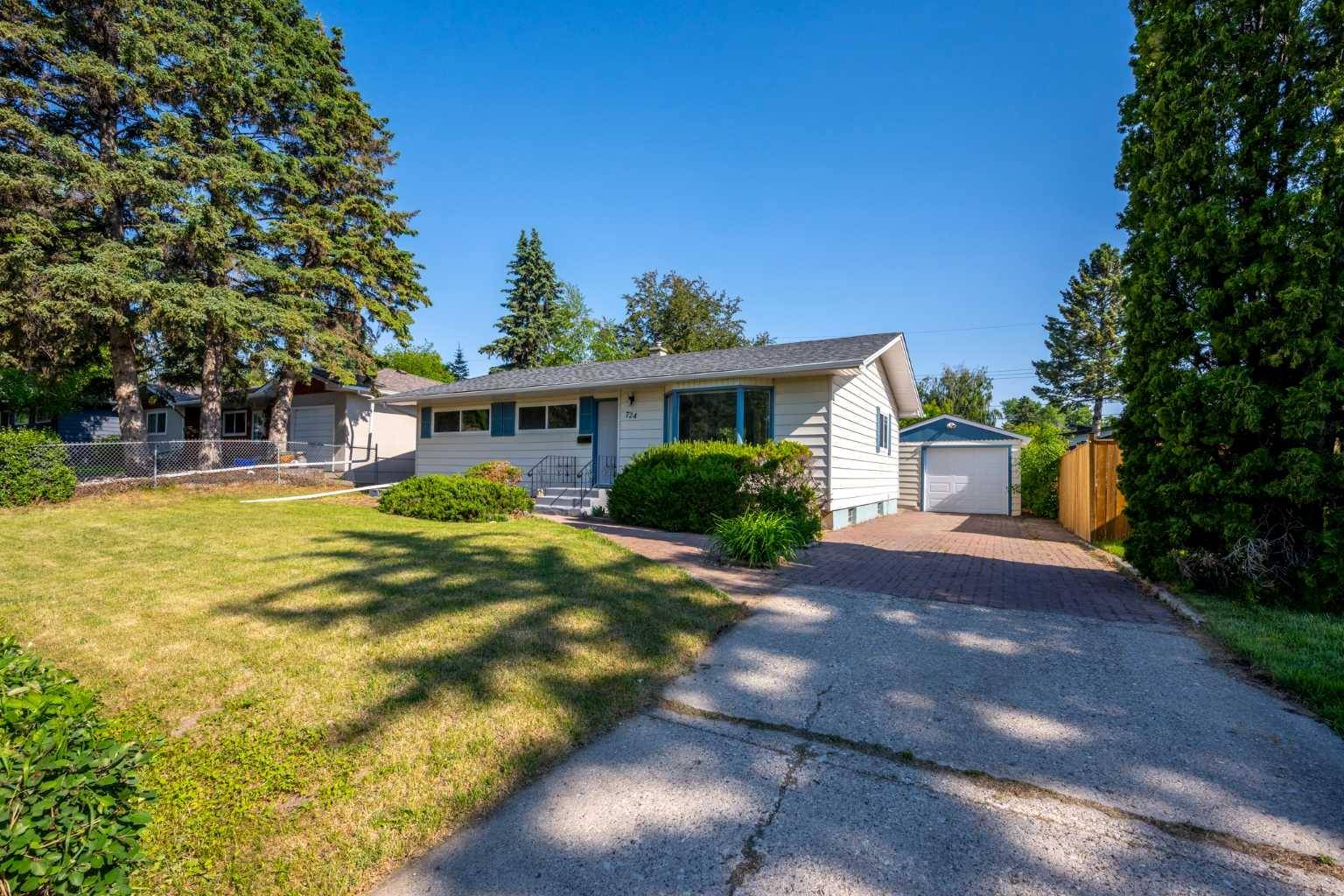 Calgary, AB T2V 0V1,724 80 AVE Southwest