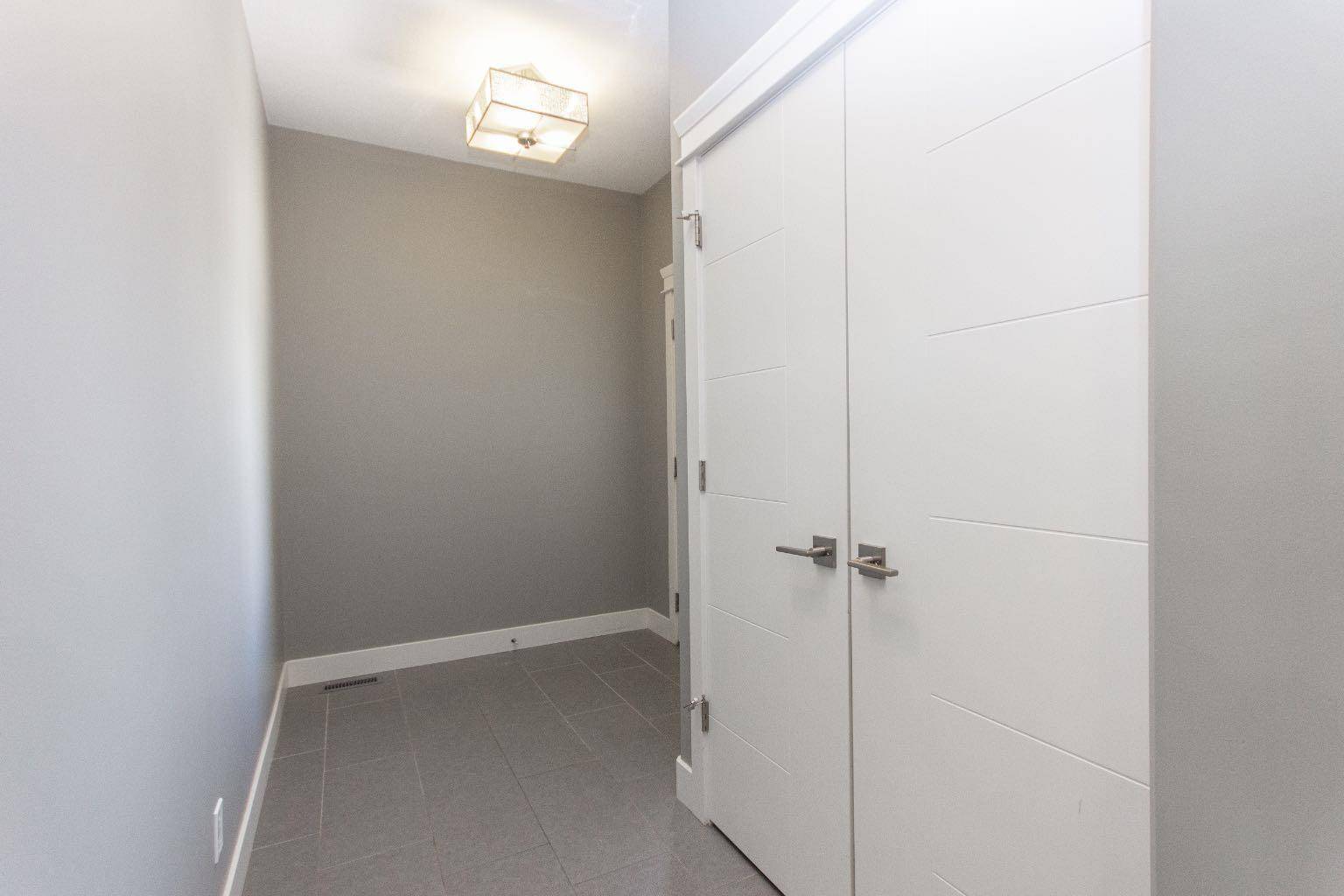 Red Deer, AB T4P 0L2,93 Turner CRES