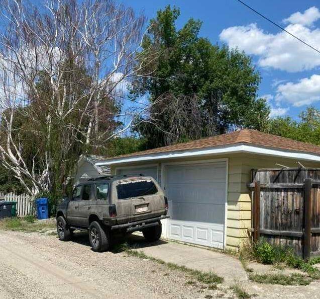 Lethbridge, AB T1k 1R8,1036 12B ST S