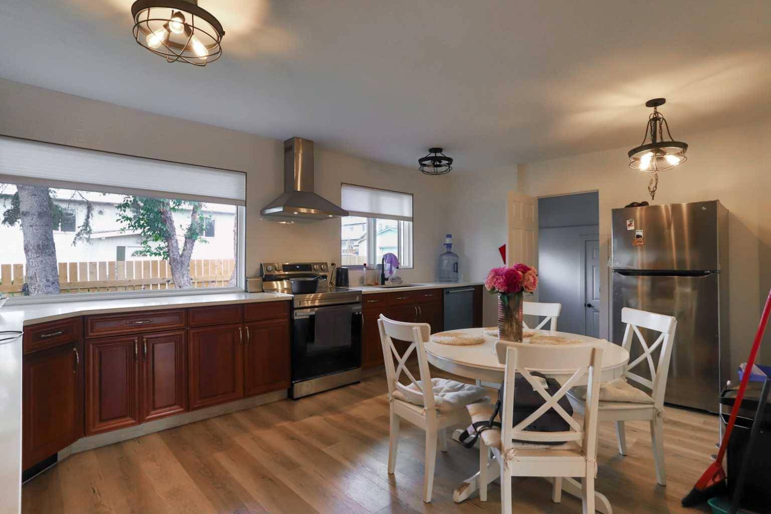 Calgary, AB T2Y0Y6,1215 28 ST Southeast