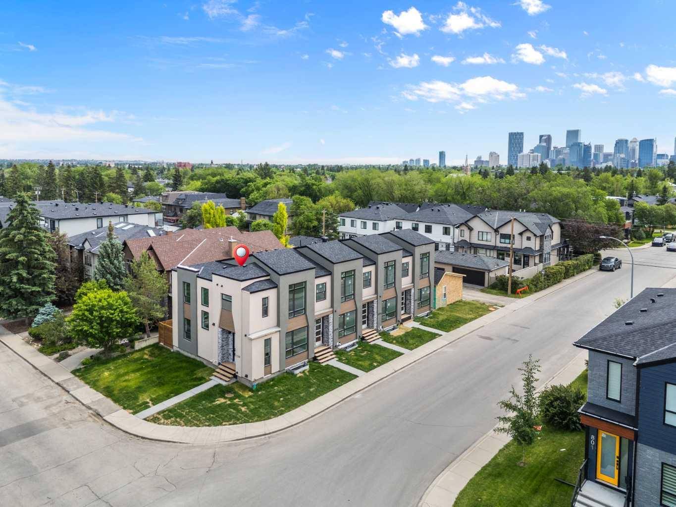Calgary, AB T2M 1T1,739 23 AVE NW