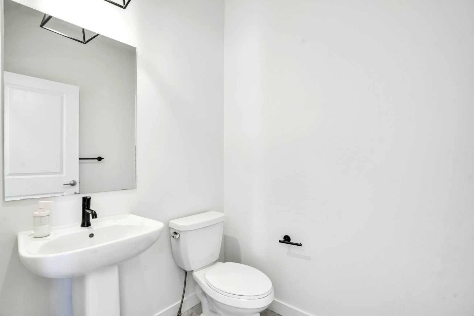 Airdrie, AB T4B 3N8,1449 bayview PT Southwest