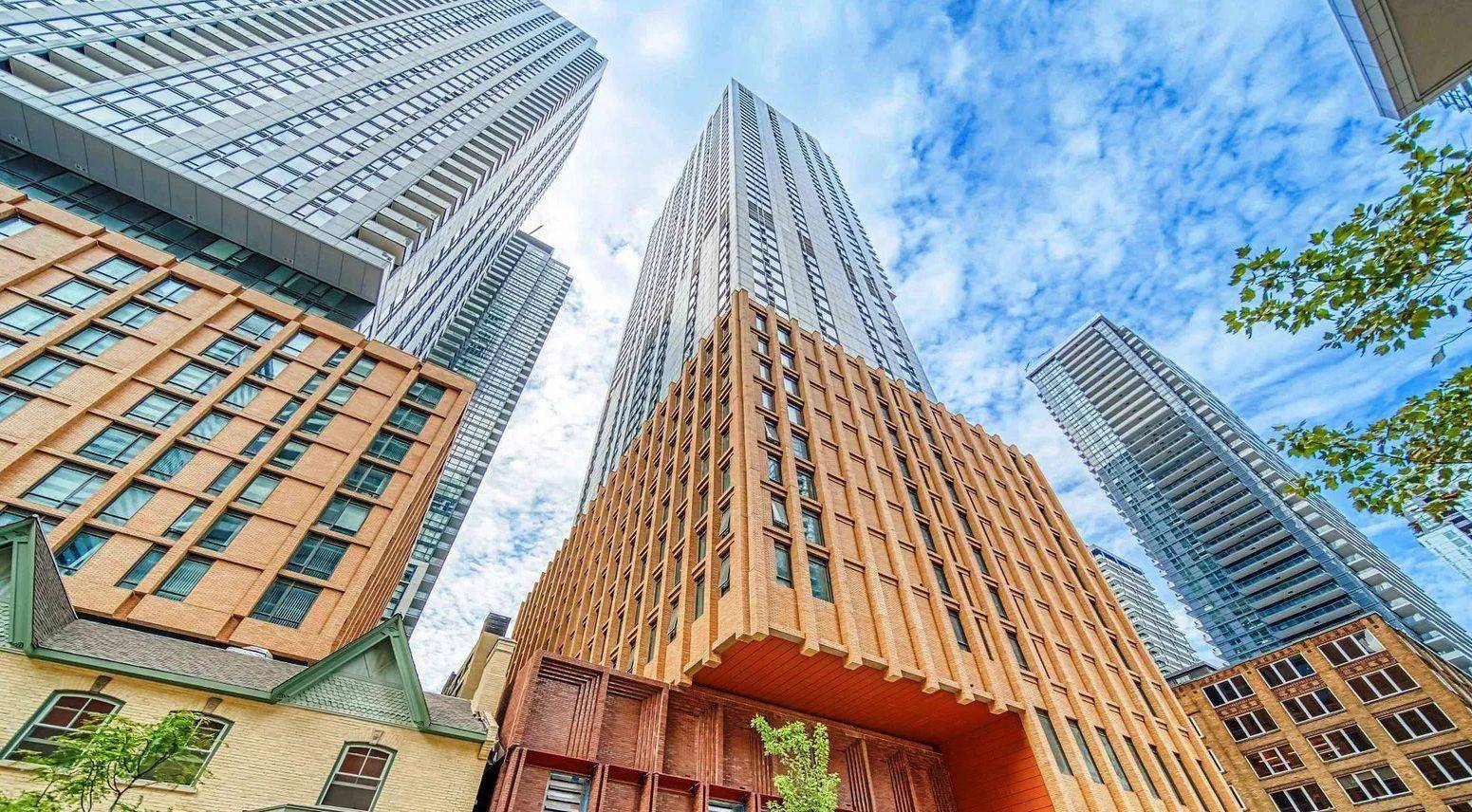 28 Widmer ST #4021, Toronto C01, ON M5V 0T2