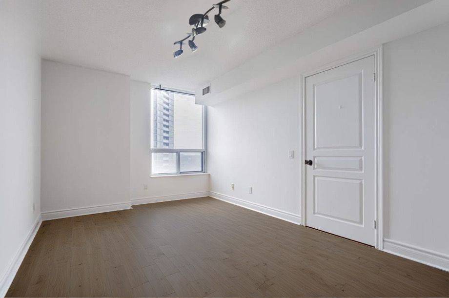 Toronto C14, ON M2N 7A1,5 Northtown AVE #2502