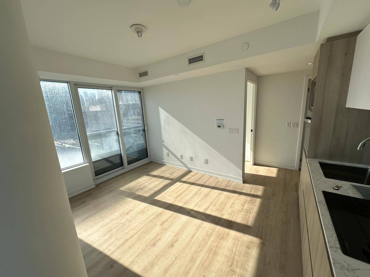 Toronto C08, ON M5B 2C2,319 Jarvis ST #1115