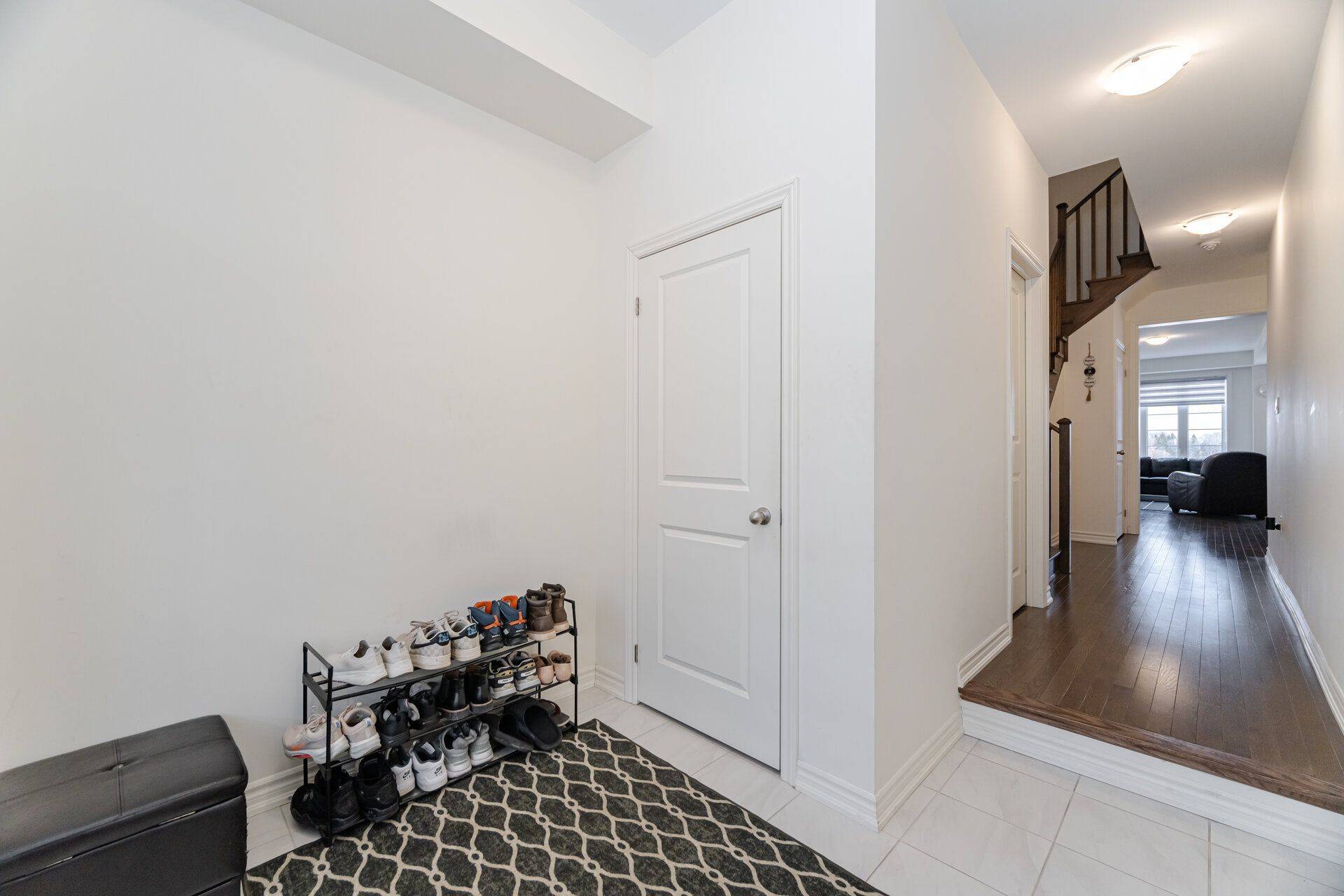 Oshawa, ON L1L 0T3,1247 Rexton DR