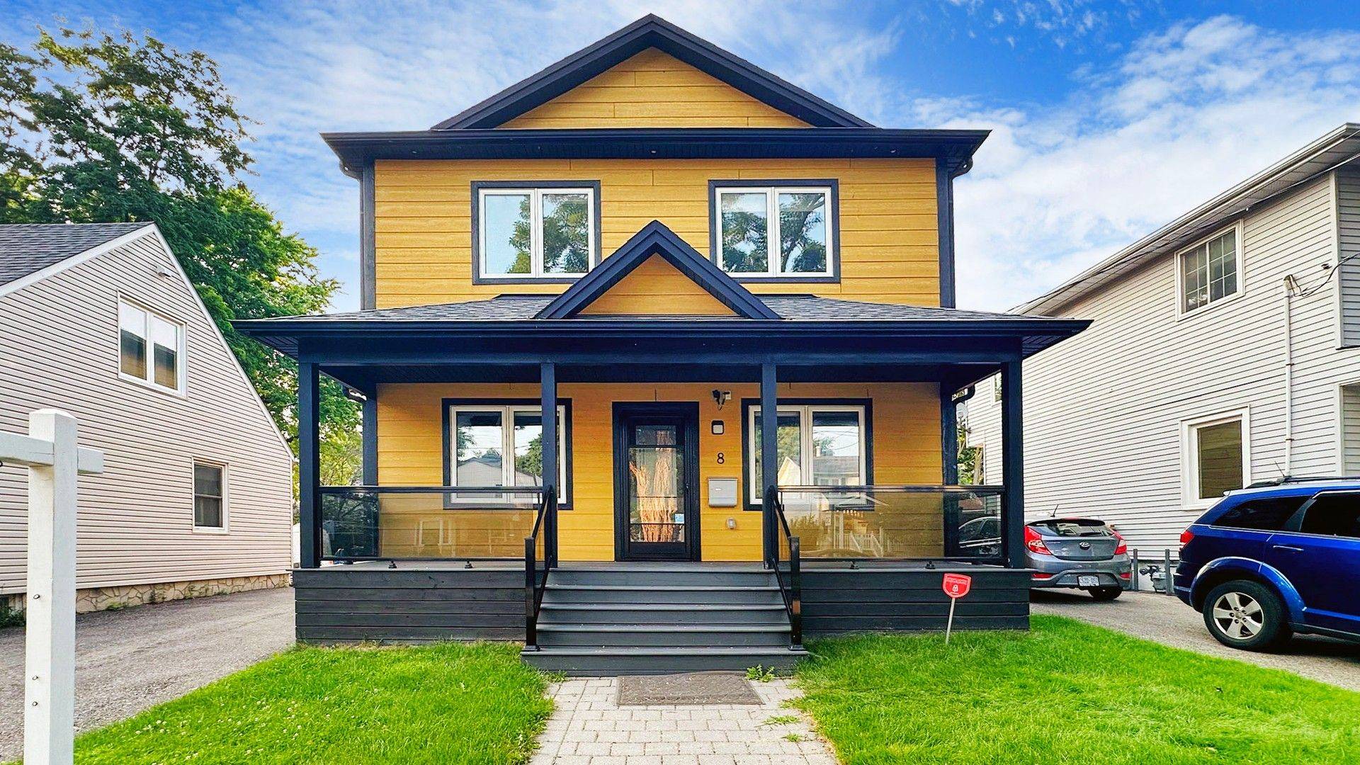 8 Furnival RD, Toronto E03, ON M4B 1W2
