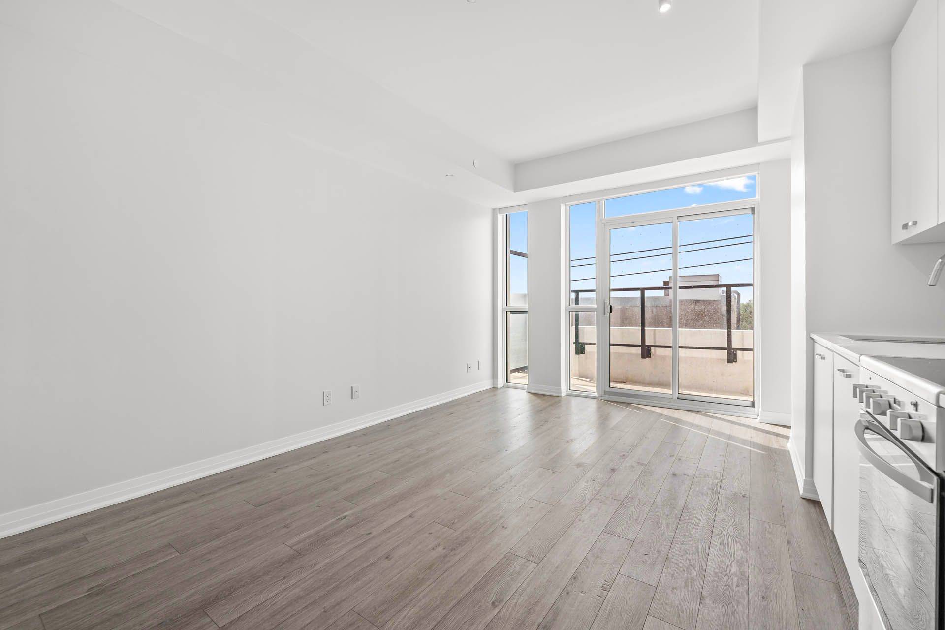 Toronto E02, ON M4L 1G3,1630 Queen ST E #405