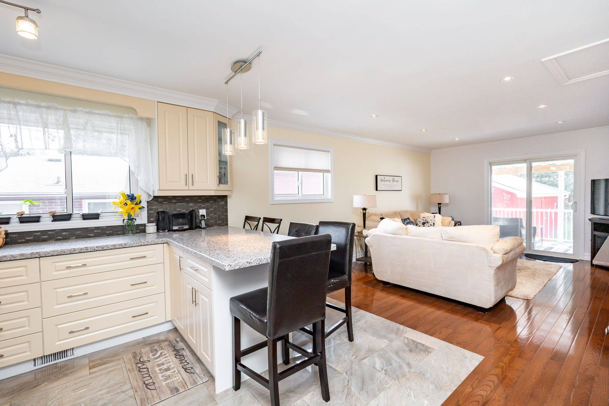 Oshawa, ON L1J 4N7,258 Nipigon ST