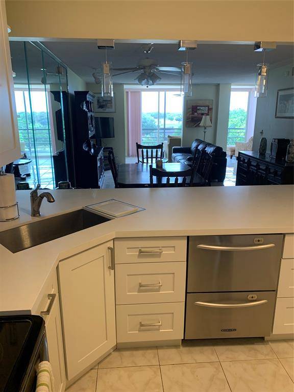 Boca Raton, FL 33487,6461 NW 2nd Ave #5090