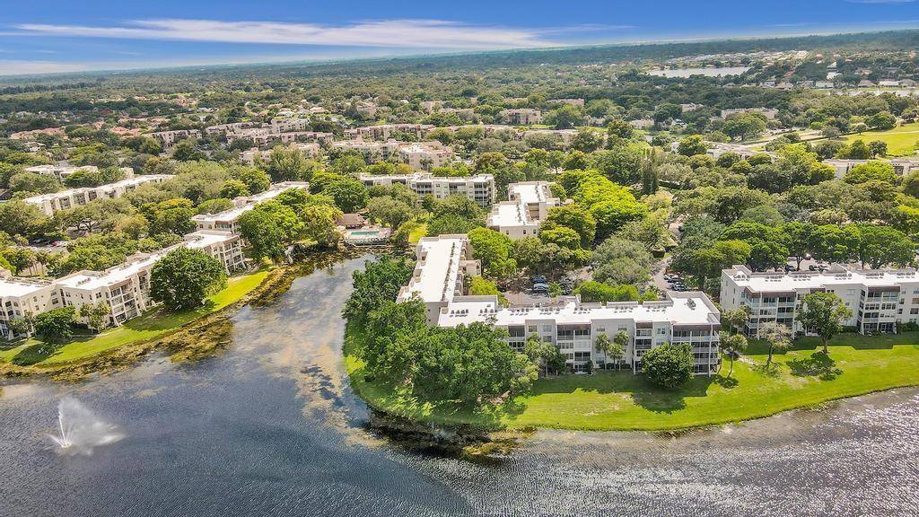 9230 Lagoon Pl #406, Davie, FL 33324