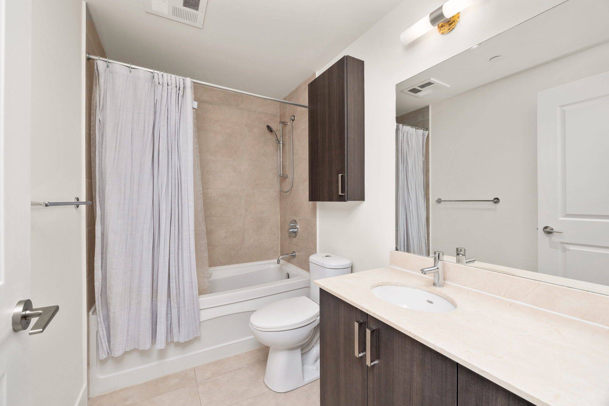 Vaughan, ON L4J 0J5,7608 Yonge ST #614