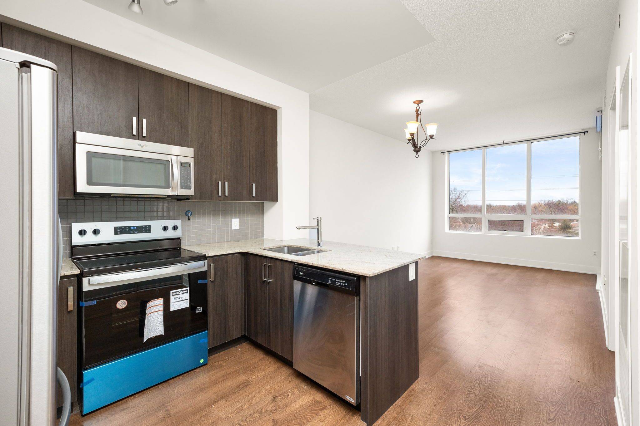 Vaughan, ON L4J 0J5,7608 Yonge ST #614