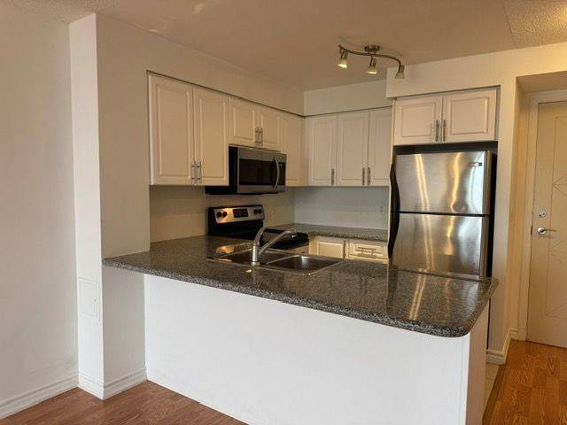 Richmond Hill, ON L4C 0T3,18 Harding BLVD #1124