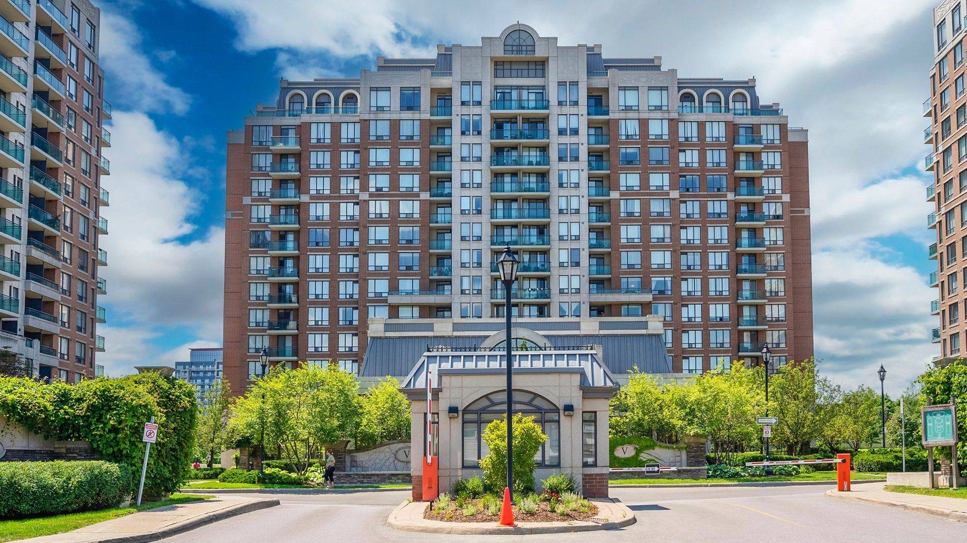 330 Red Maple RD #103, Richmond Hill, ON L4C 0T6