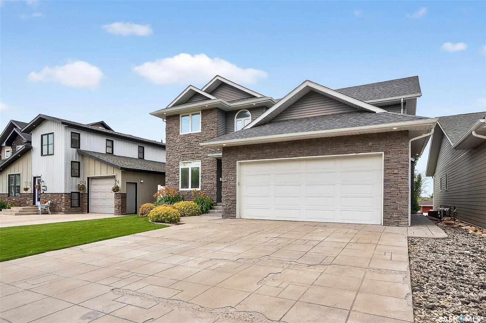 210 Iroquois STREET E, Moose Jaw, SK S6H 4T3