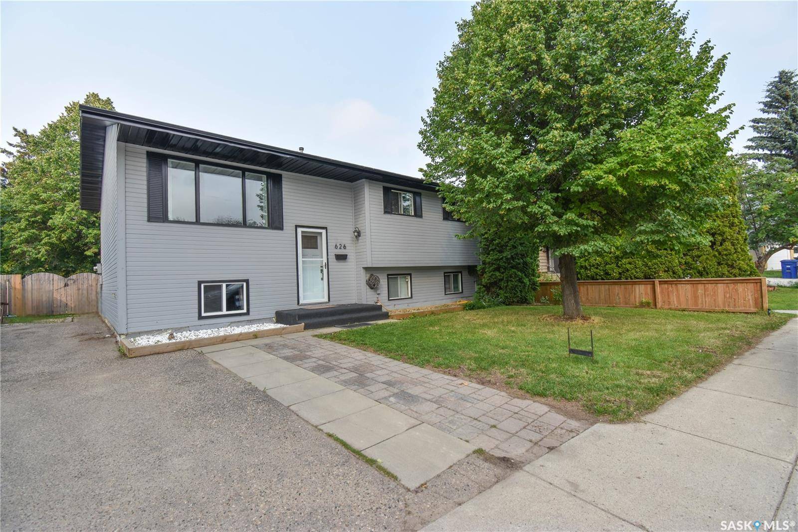 626 Kingsmere BOULEVARD, Saskatoon, SK S7J 3Y1