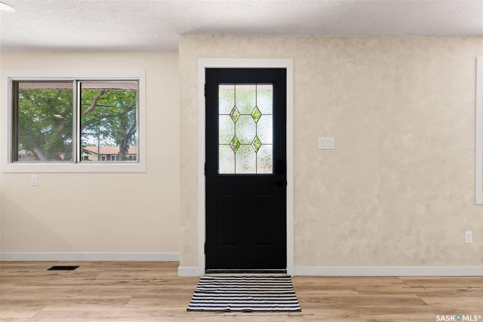 Regina, SK S4R 0P6,3230 6th AVENUE N