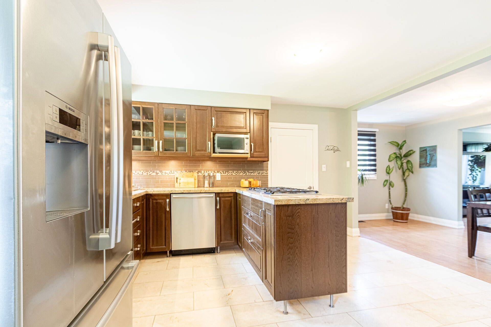 Mississauga, ON L5J 1X5,1478 Seaview DR