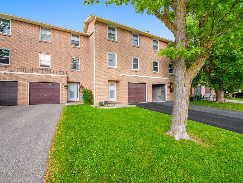 7255 Dooley DR #16, Mississauga, ON L4T 2S7