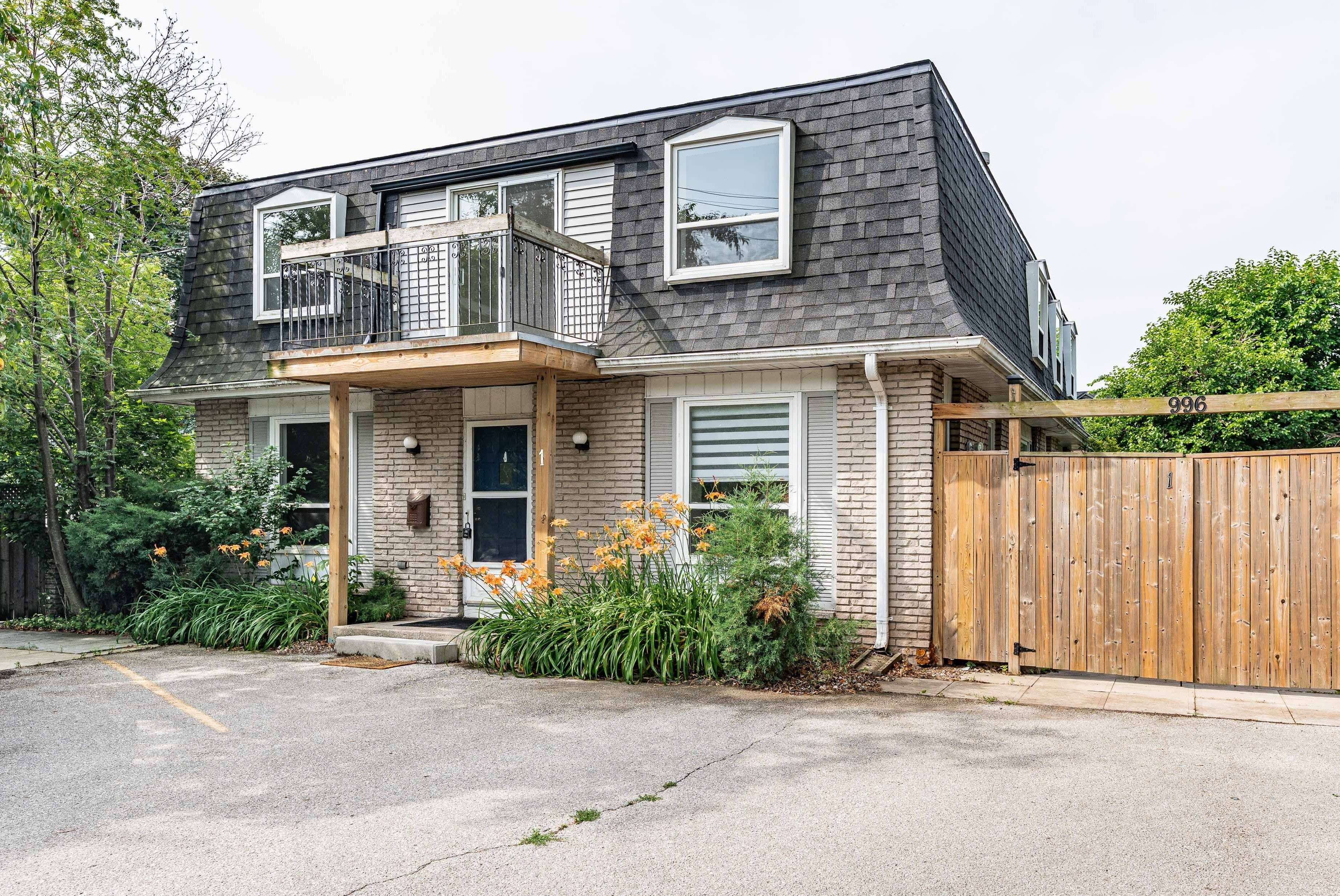 996 Brenda CRES, Burlington, ON L7R 3V8