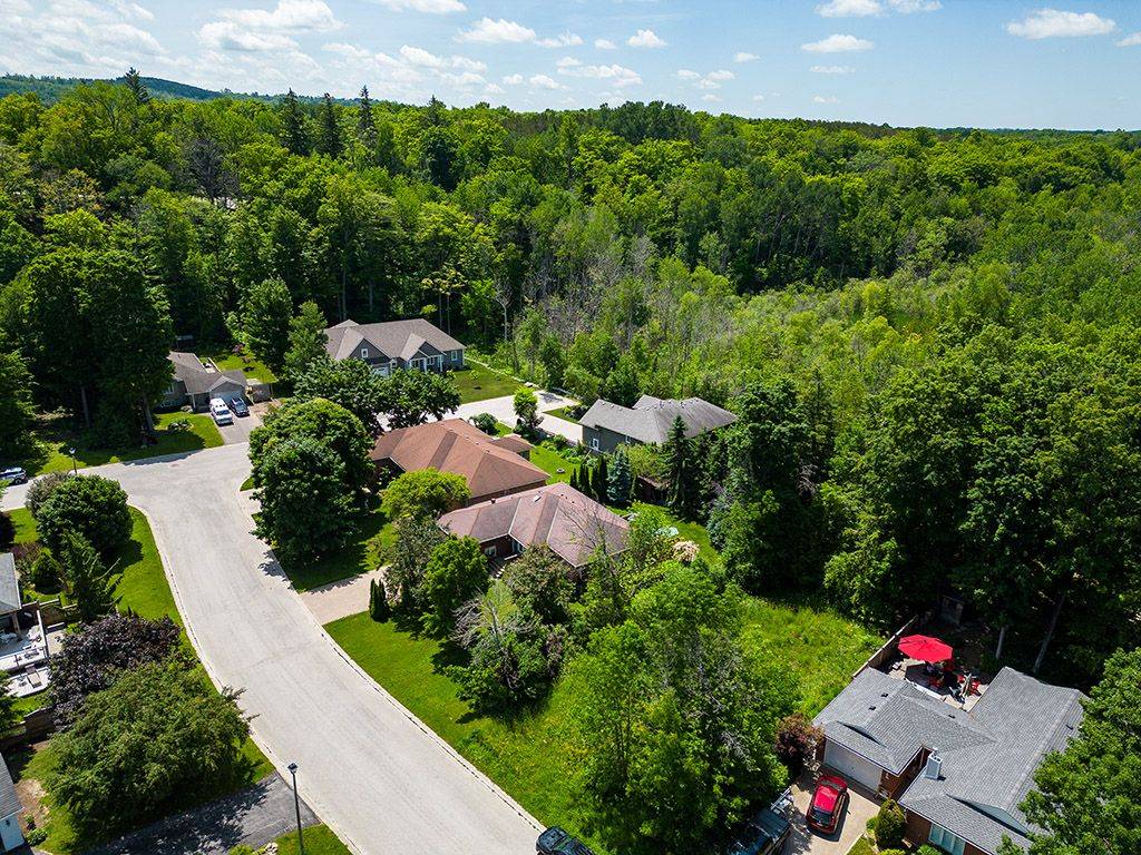 Meaford, ON N4L 1A7,85 Pollard DR