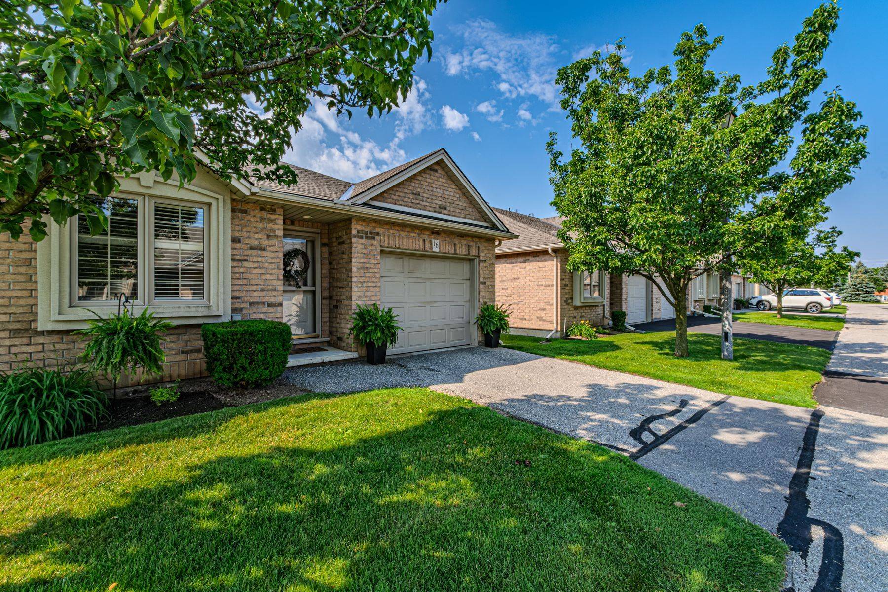 Brant, ON N3R 0A1,385 Park RD N #16