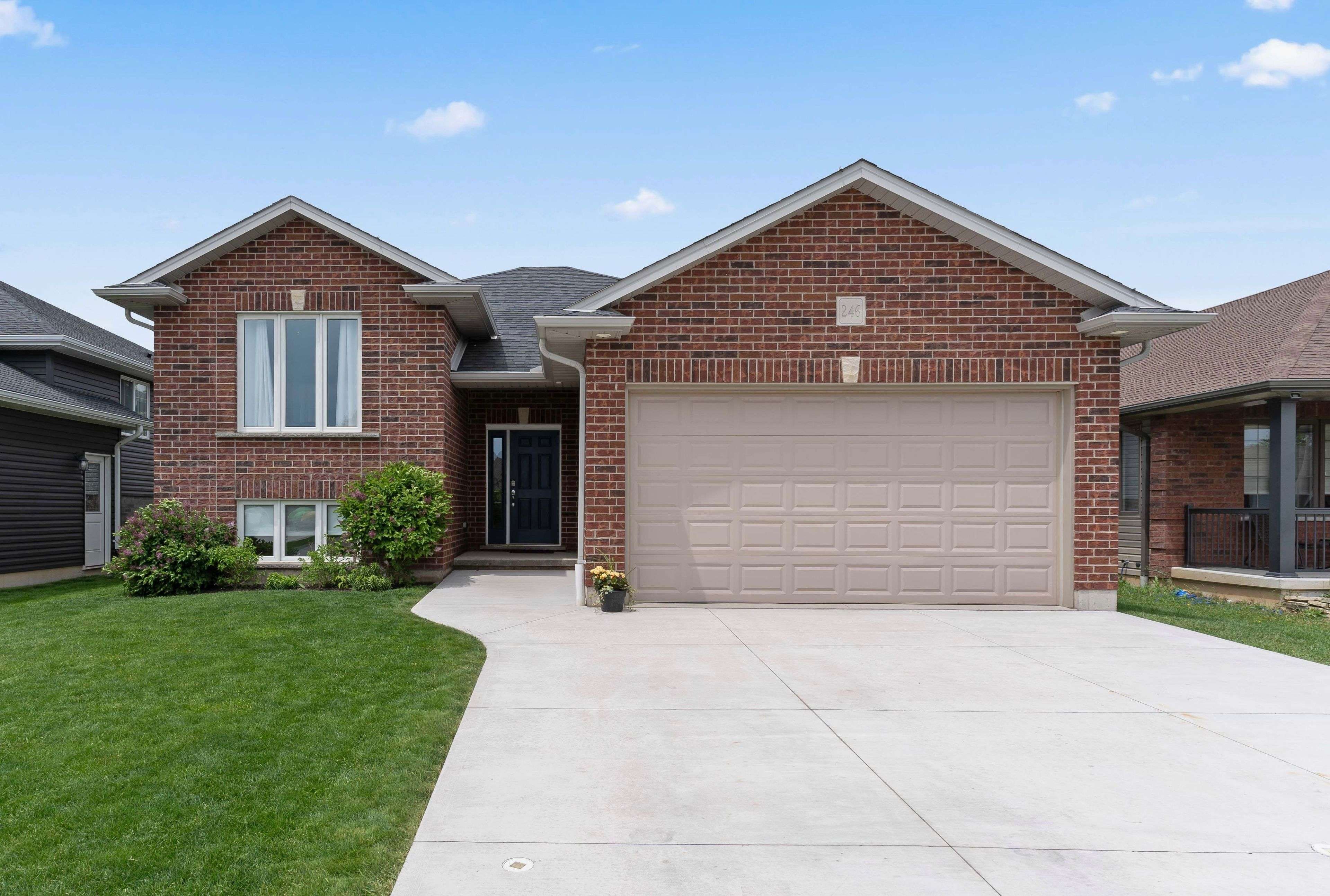 246 South ST, Southwest Middlesex, ON N0L 1M0