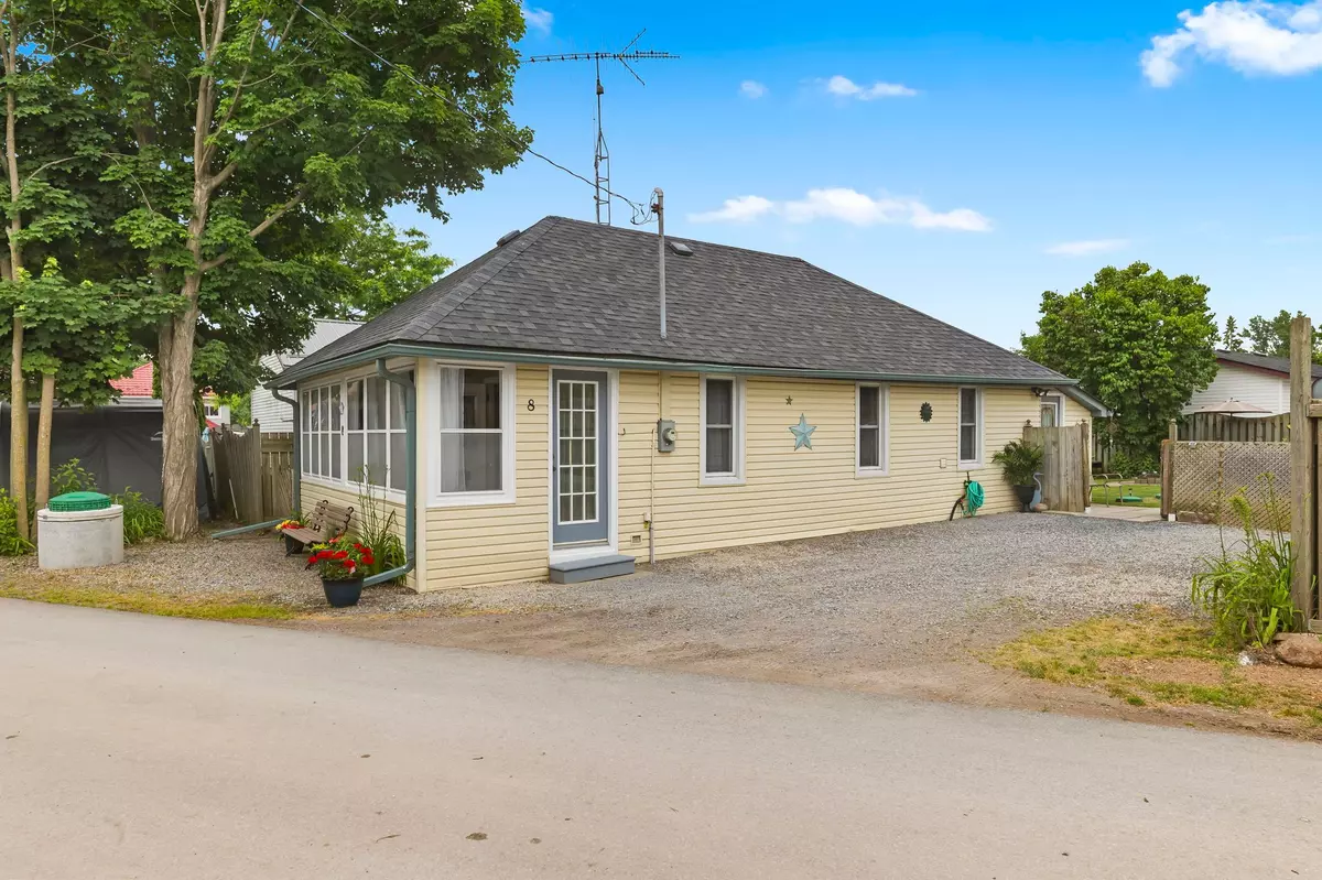 Scugog, ON L0B 1E0,8 Angle ST