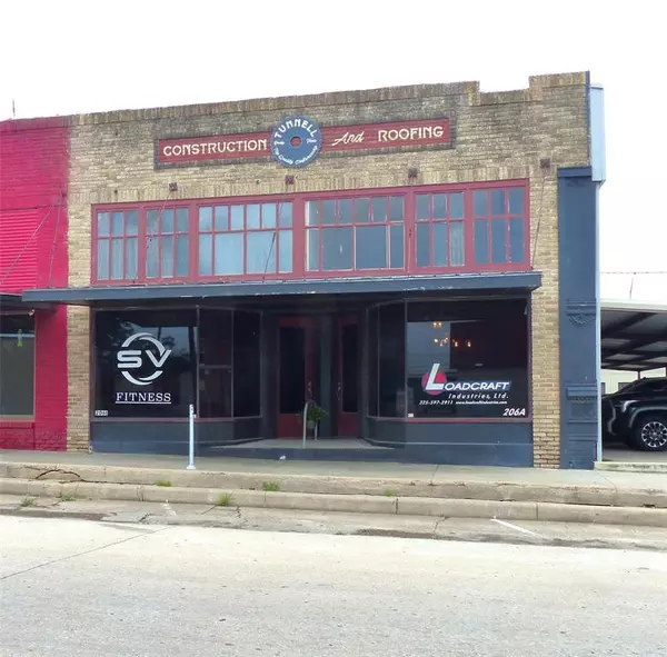 206 S Blackburn, Brady, TX 76825