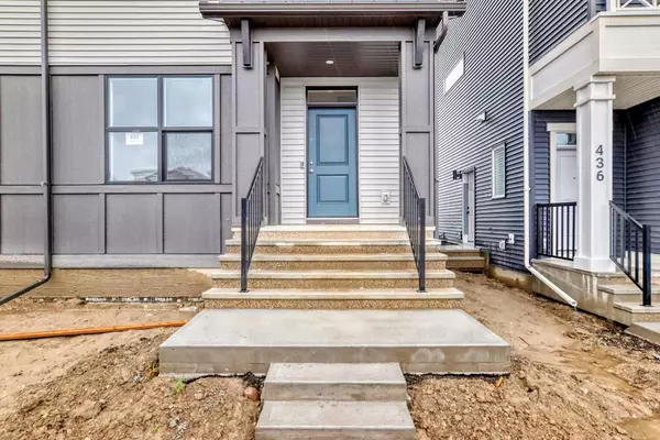 Calgary, AB T3S 0A6,432 Hotchkiss DR SE