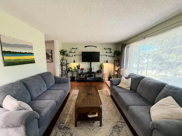 Wainwright, AB T9W 1J7,1617 6 AVE