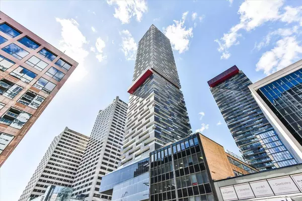 8 Eglinton AVE E #4208, Toronto C03, ON M4P 0C1
