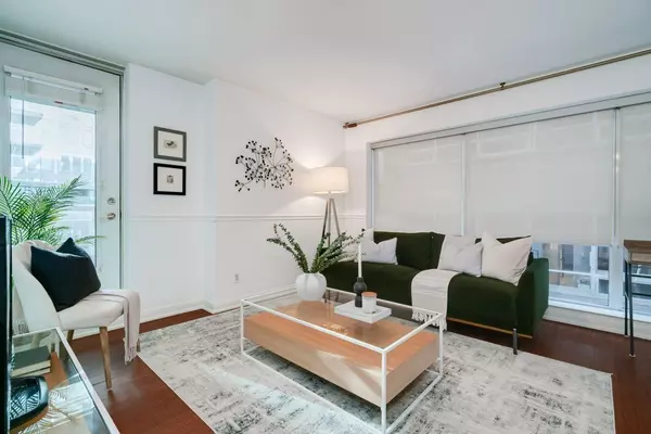 Toronto C08, ON M5A 4V3,205 Frederick ST #211