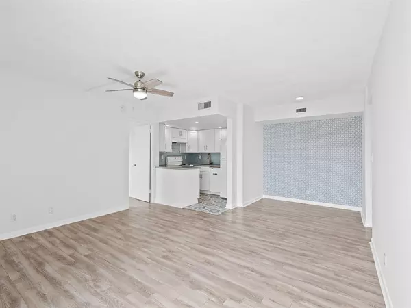 Fort Lauderdale, FL 33316,1050 SE 15th St #308