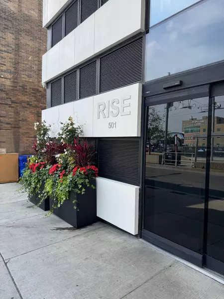 501 St. Clair AVE W #224, Toronto C02, ON M5P 0A2