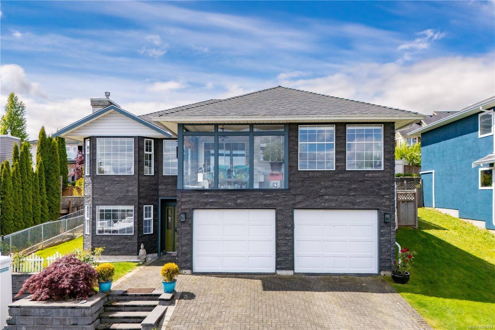 733 Bowen Dr, Campbell River, BC V9H 1S2