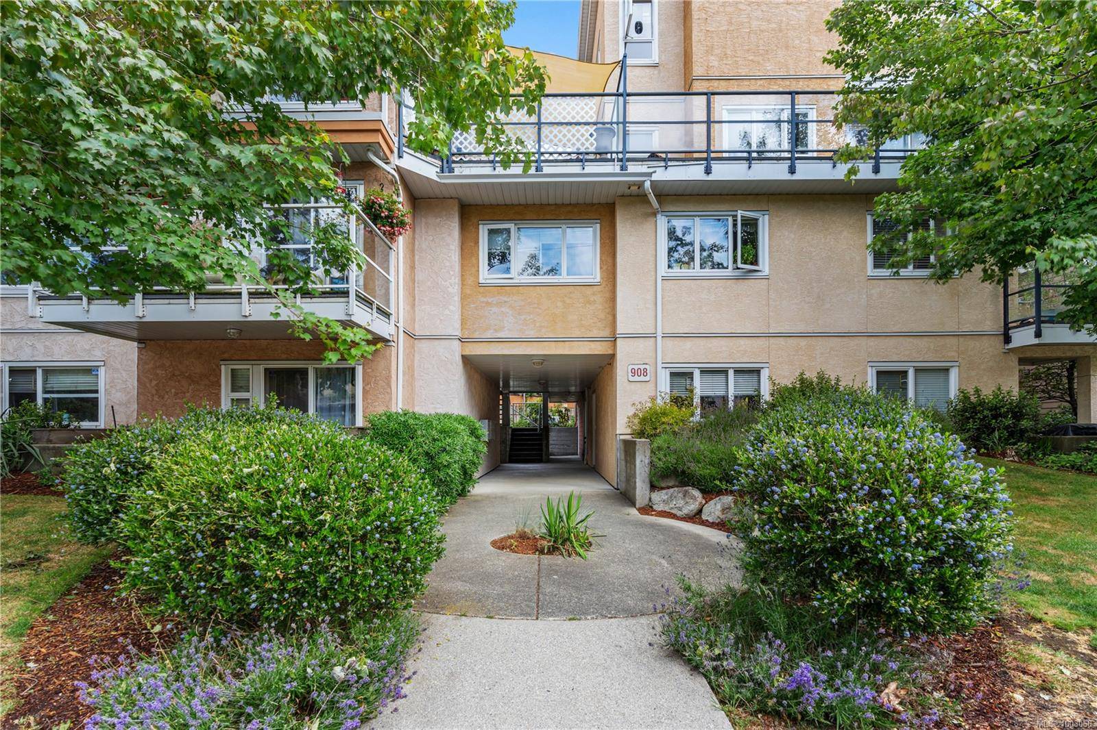 Langford, BC V9B 2X5,908 Brock Ave #201