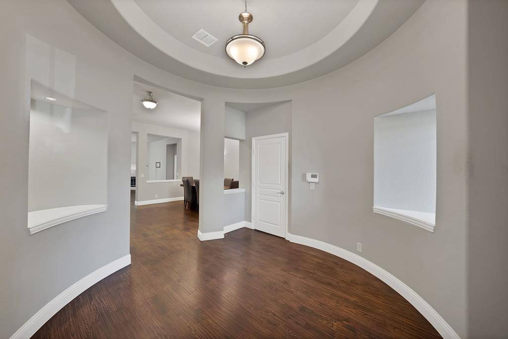 Euless, TX 76039,910 Greenhurst